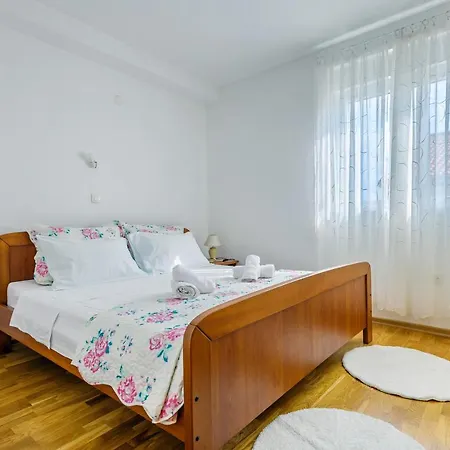 Modern In Peaceful Area - Appartamento