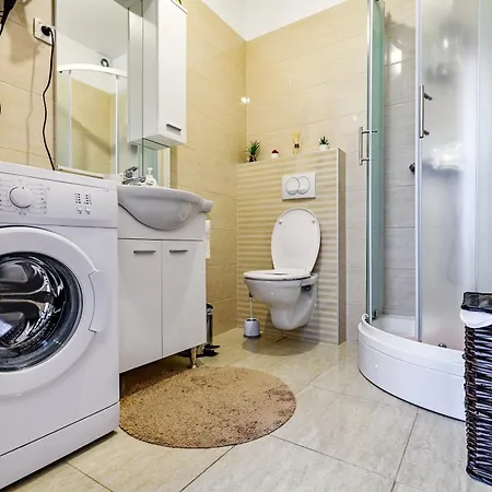 Modern In Peaceful Area - Apartment *
