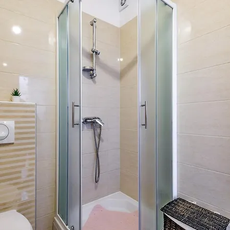 Modern In Peaceful Area - *