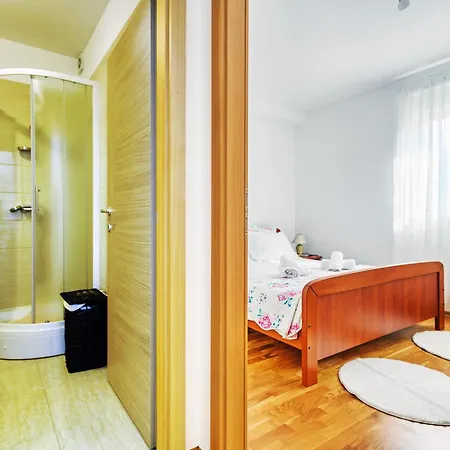 Modern In Peaceful Area - Apartment Zadar