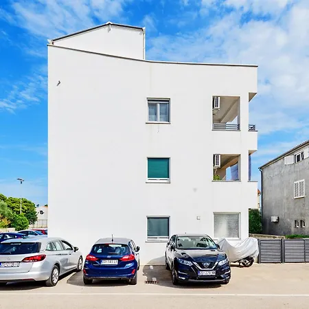 Modern In Peaceful Area - Appartamento *