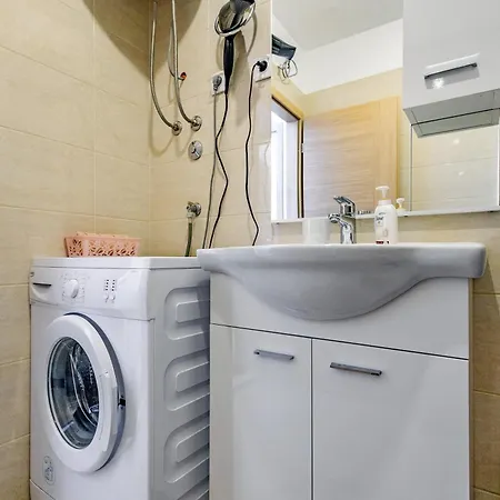Modern In Peaceful Area - Appartamento Zara